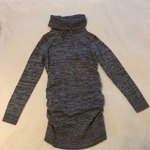 Derek Heart long sleeve maternity sweater